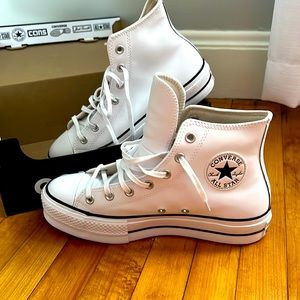 Converse chuck taylor. White. Size W 9.